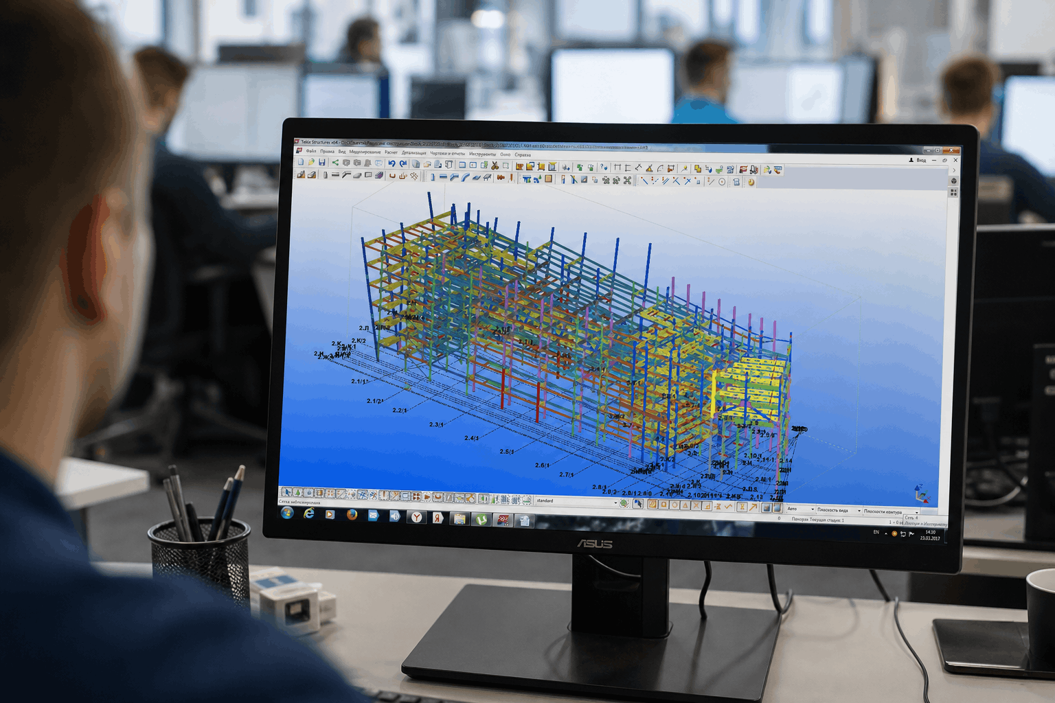 Инженер-конструктор за расчётом металлоконструкций в Tekla Structures